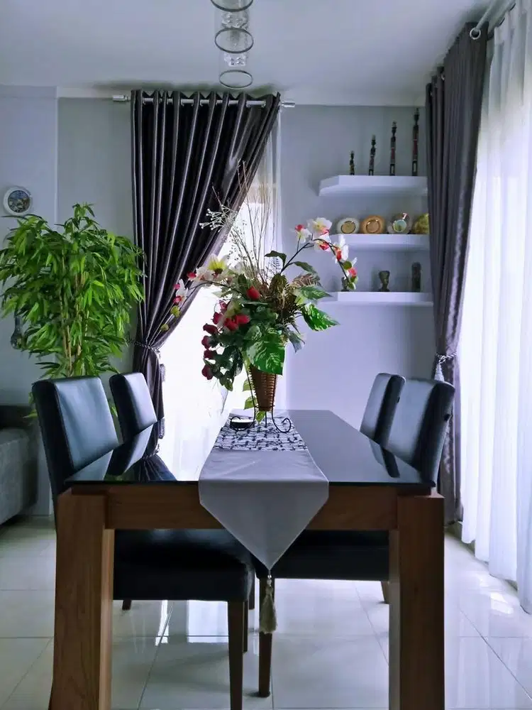 Rumah hook 2 Lantai, Siap Huni & Bebas Banjir