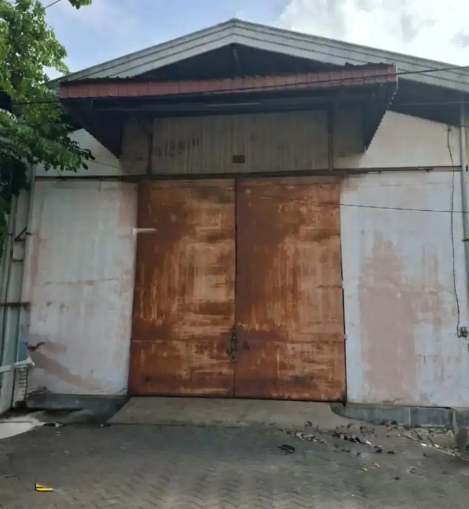 Margomulyo Permai. Akses kontainer. Deket tol SBY barat