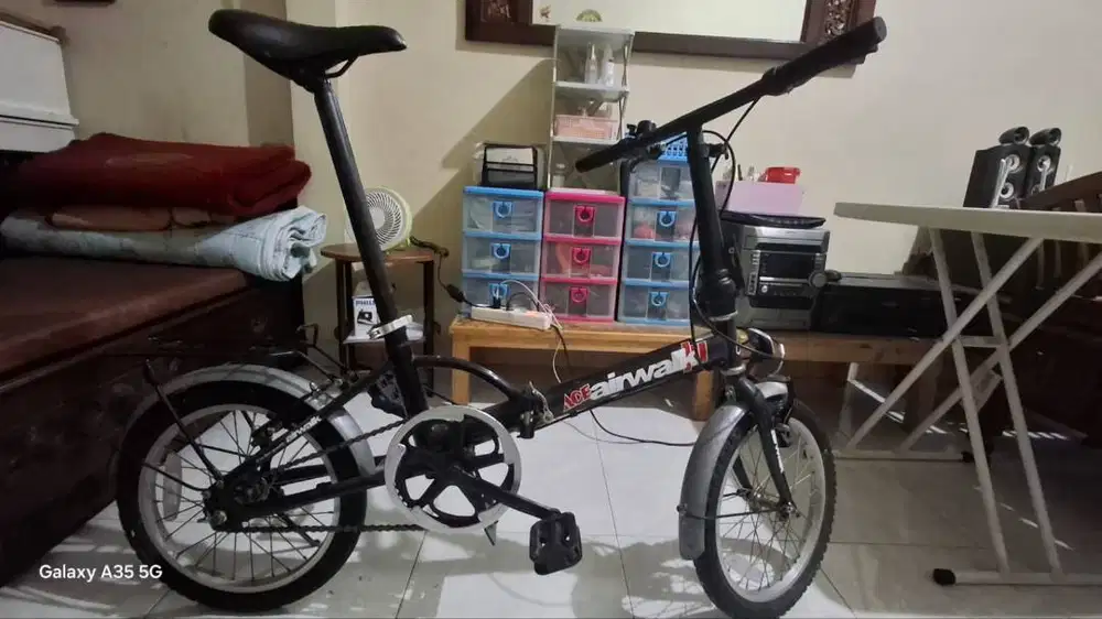Dijual sepeda lipat dengan kondisi masih baru, tidak pernah dipakai