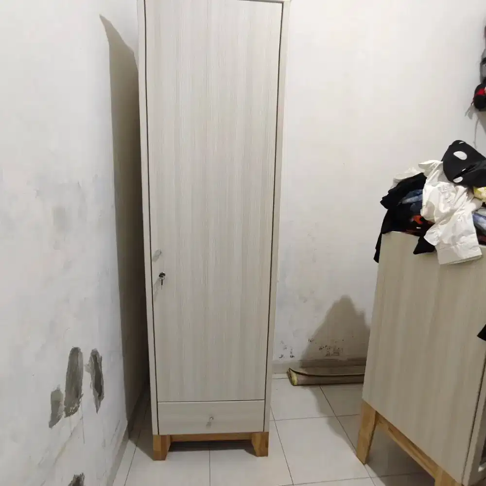 Lemari kayu minimalis 1 pintu