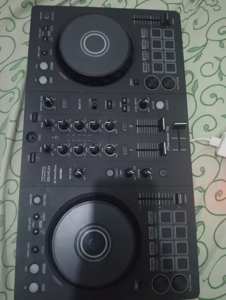 Di jual alat DJ ddj flx4