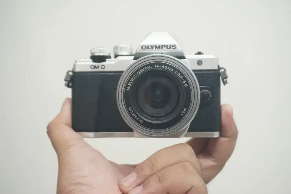 OLYMPUS OMD EM10 MARK II 2 KIT 14-42mm O-MD E-M10 Kamera Mirrorless