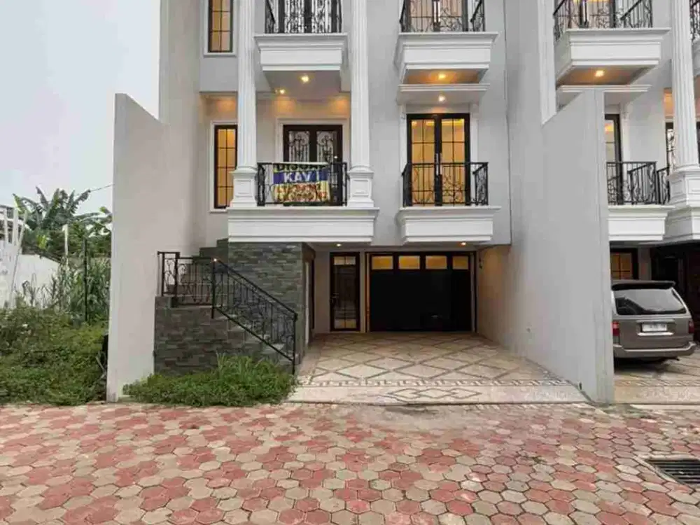 di jual rumah mewah lokasi strategis di jagakarsa