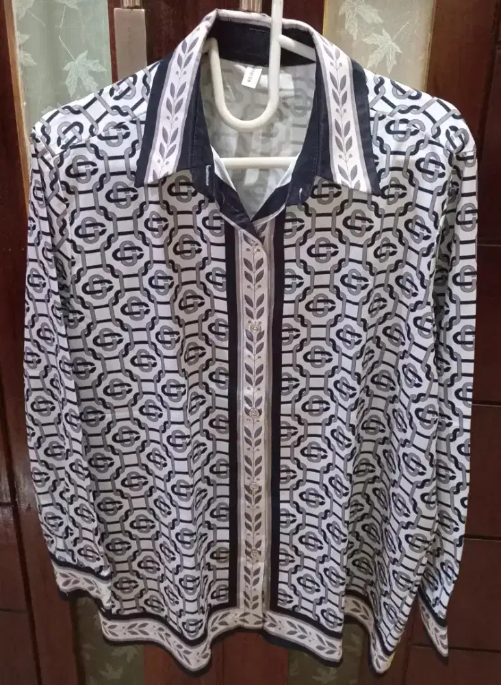 Bju atasan  msh bgs seprti bru