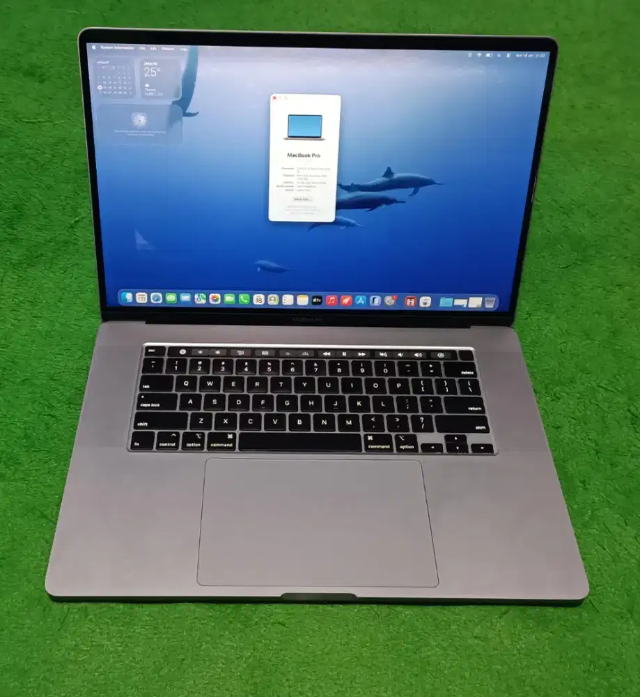 MacBook Pro 2019 16inch i9 32/1 TB Grey Touchbar Dual VGA Mulus Murah