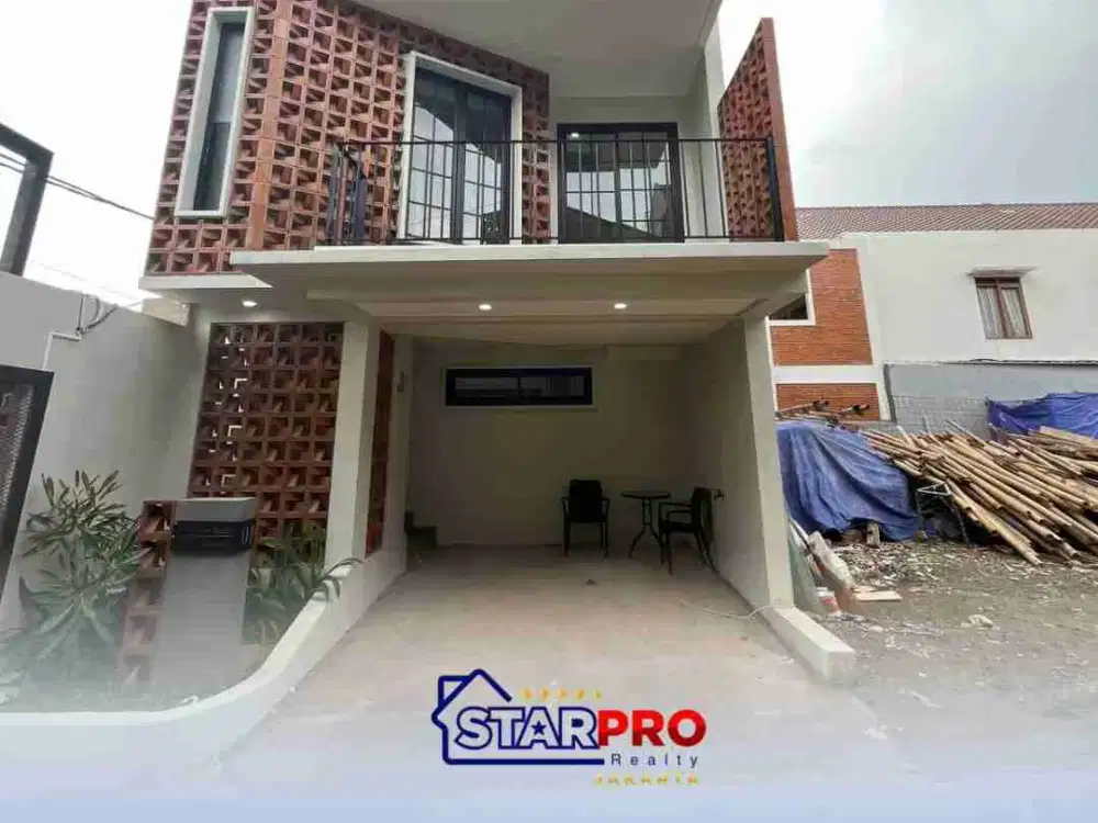 Di jual rumah 2 lantai dengan attic room luas lokasi strategis di jagakarsa