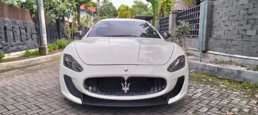MASERATI GRANTURISMO STRADALE 2013 LIKE NEW KM 9000 BARANG SIMPANAN