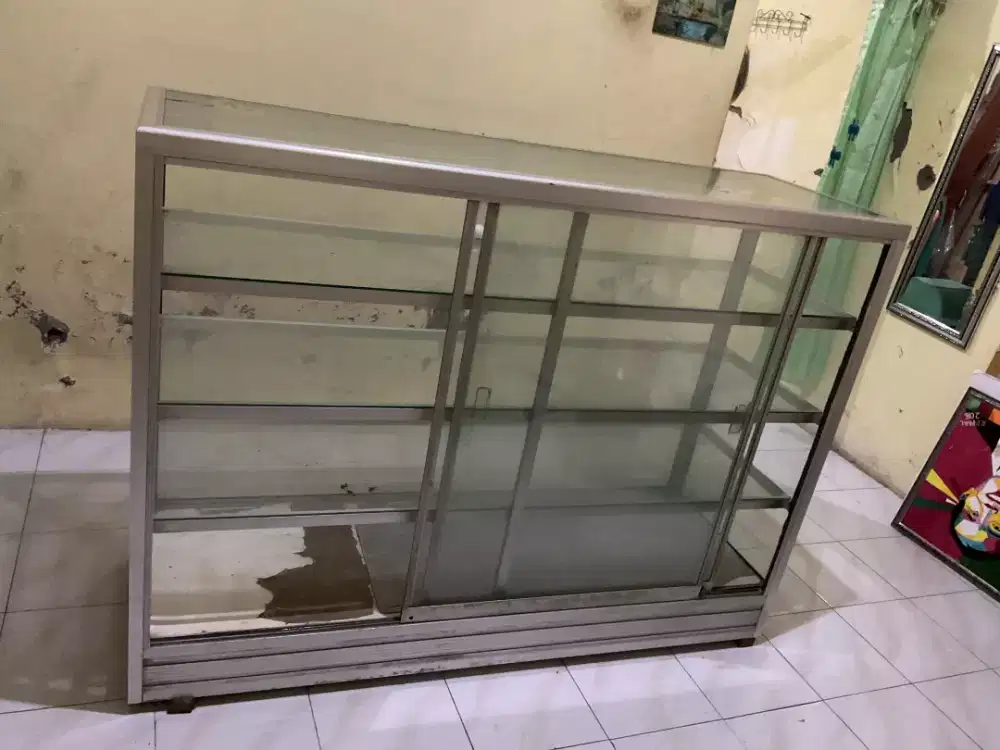 Etalase kaca murah