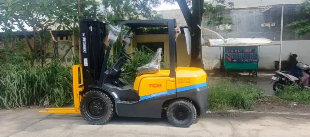 Forklift TCM 3 Ton,Matic,Tiang Threelift 4,3 Meter,C240,Tahun 2018