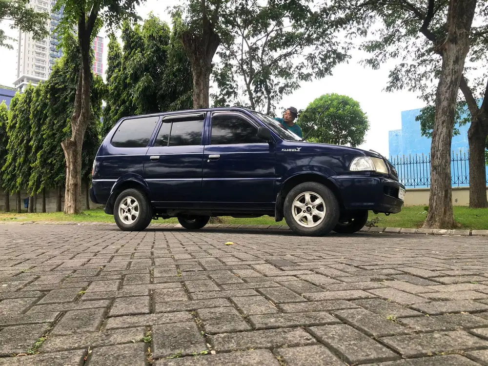 Toyota Kijang 2002 Bensin