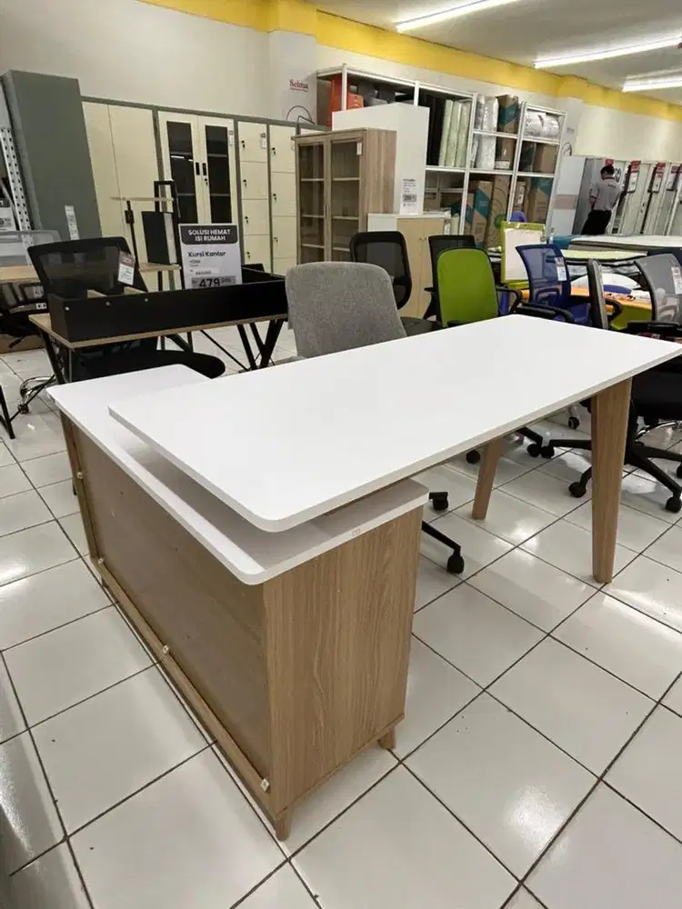 Meja kantor selma/informa