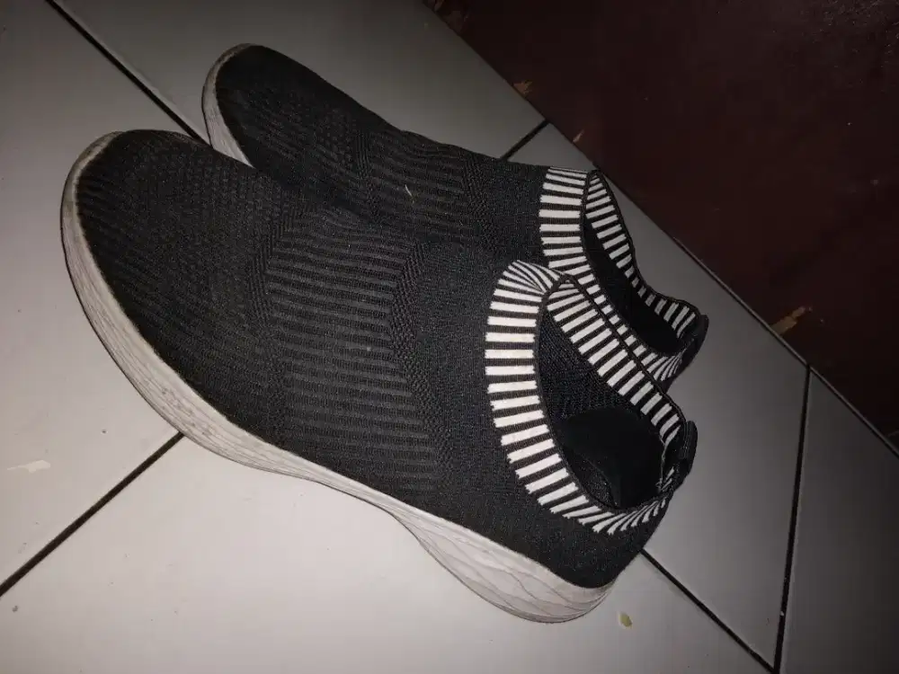 jual aja nih sepatu size 42