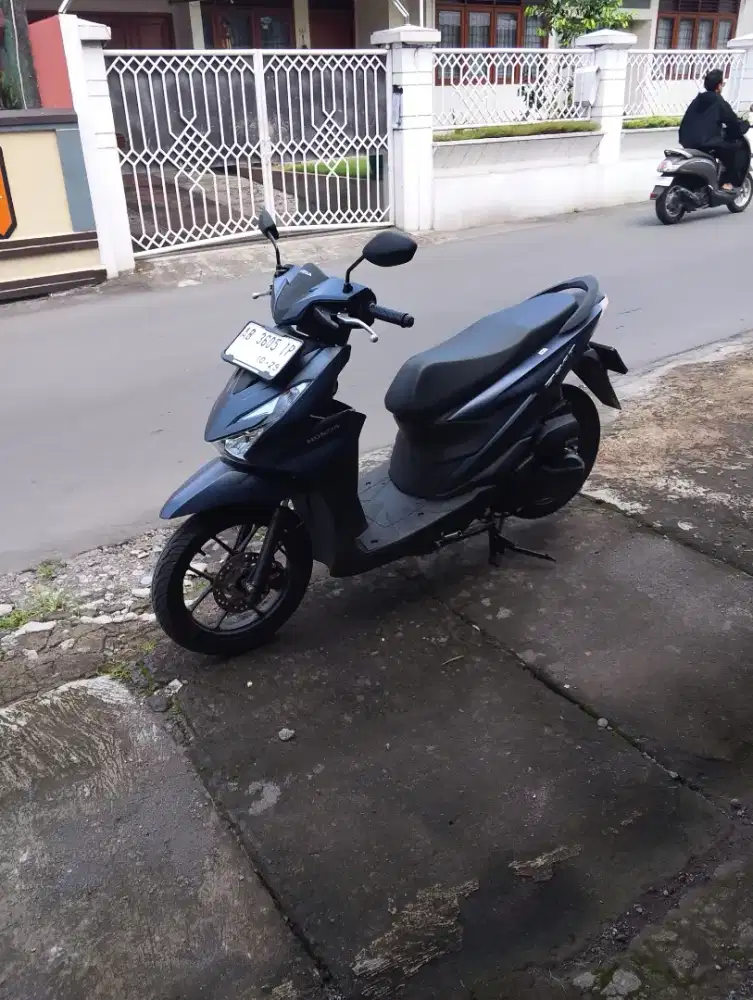 Honda beat deluxe keyles th 2024 km 2rb perak