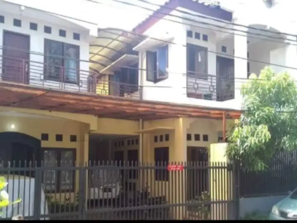 Rumah siap huni 2 lt, ada R.kantor, Kmr Kos2an dekat jalan raya, cocok untuk hunian atau Usaha SHM