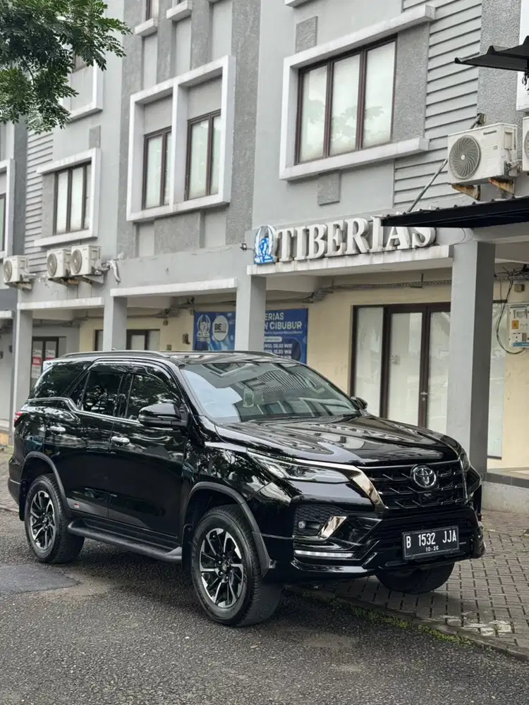 fs toyota fortuner GR tahun 2021 cc 2.4 like new