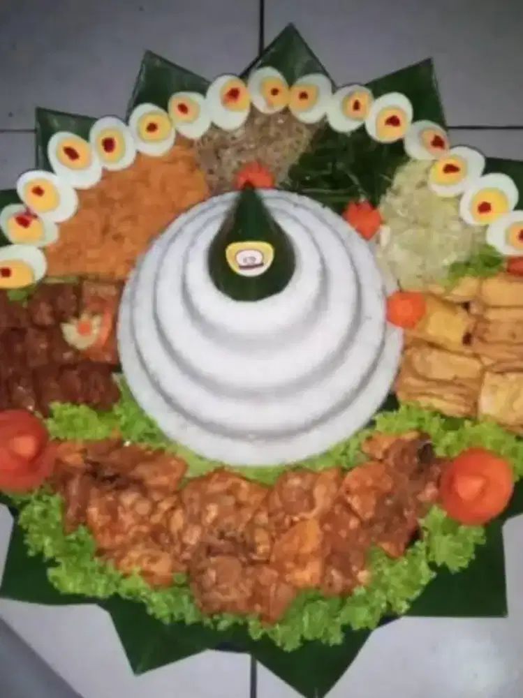 Tumpeng nasi putih