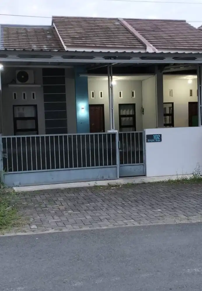 Rumah Dikontrakkan belakang RS Wongsonegoro