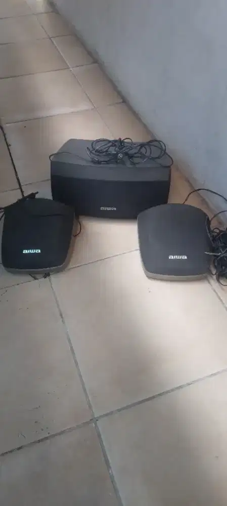 Speker salon suruond aiwa