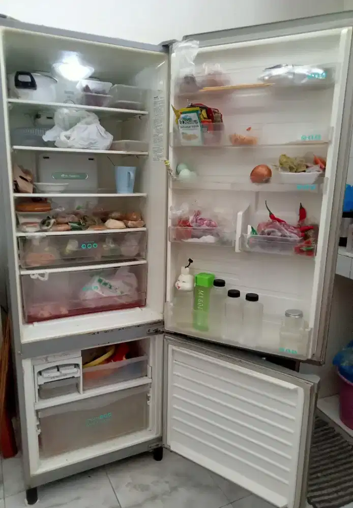 Kulkas 2 pintu Panasonic