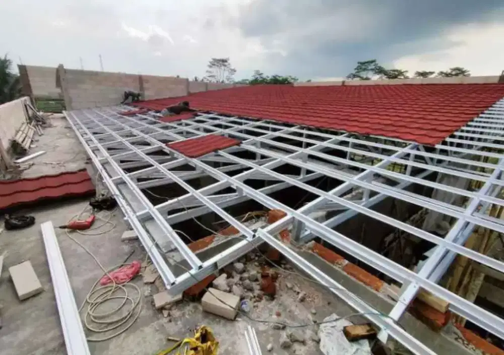 Baja ringan kuda kuda atap terpasang