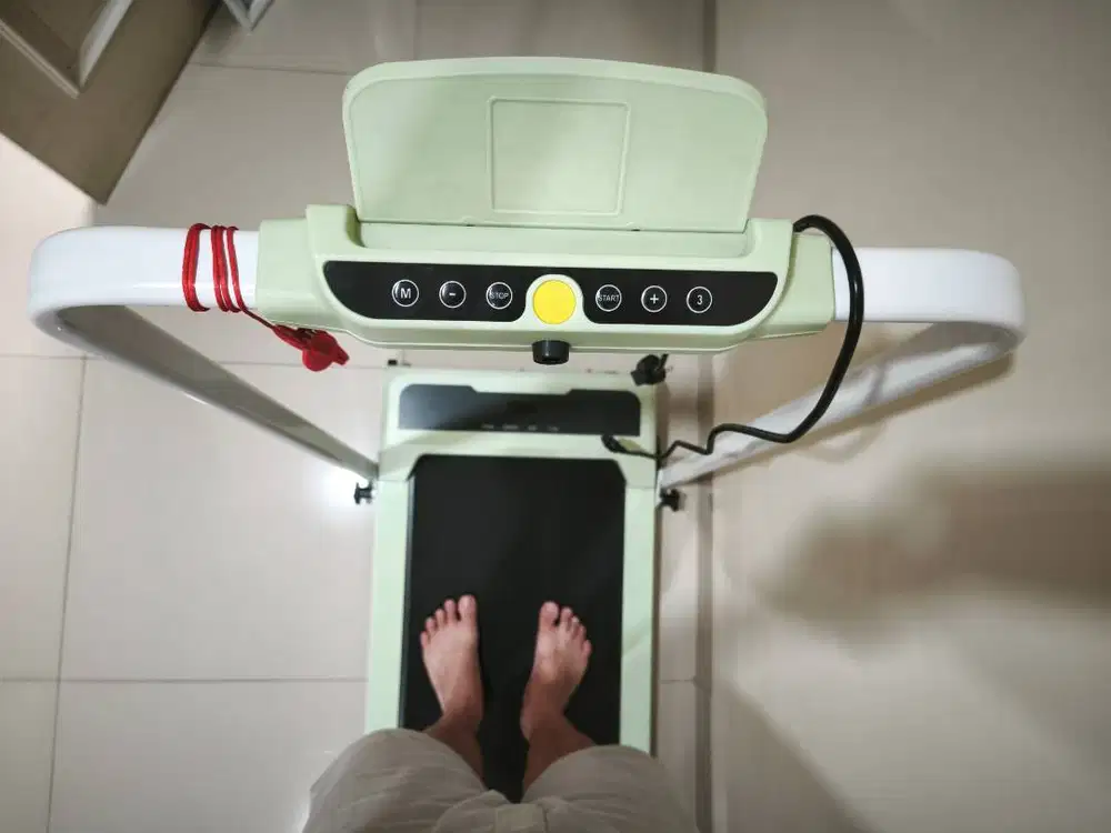 Dijual TREADMILL second like NEW