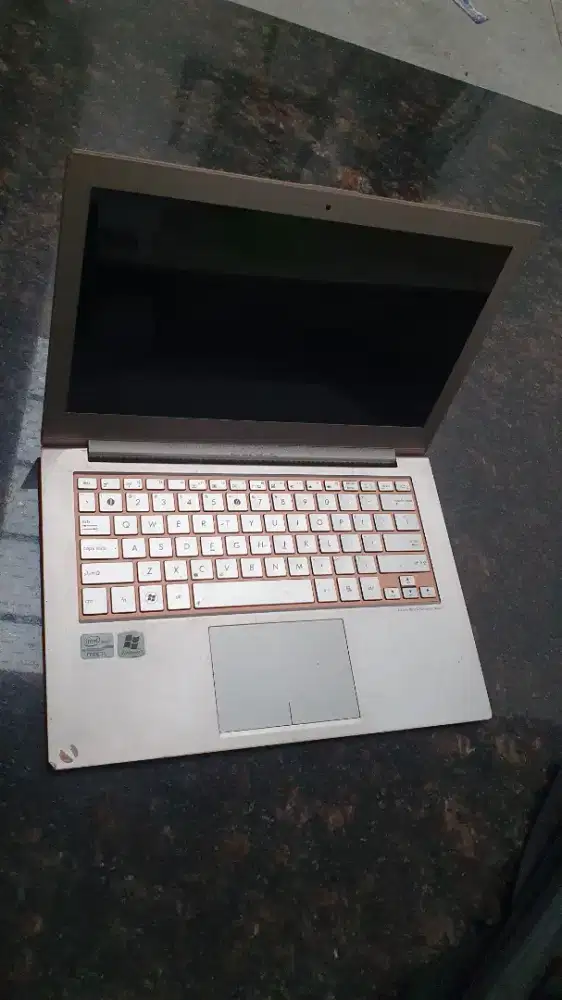 laptop Asus mati
