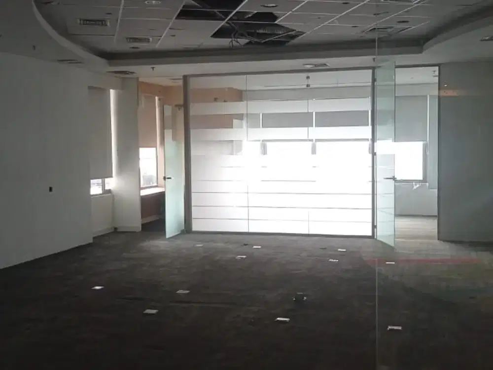 SEWA KANTOR DI JAKARTA SELATAN TB SIMATUPANG 96M2  BARE 130K NEGO