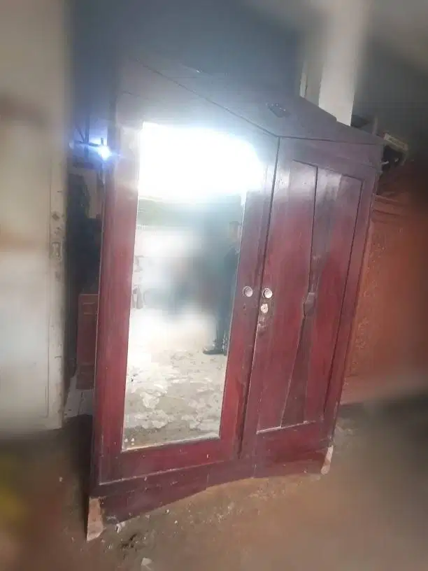 Lemari Pakaian Jati 2 Pt ckt salak P128 L54 tggi 195cm