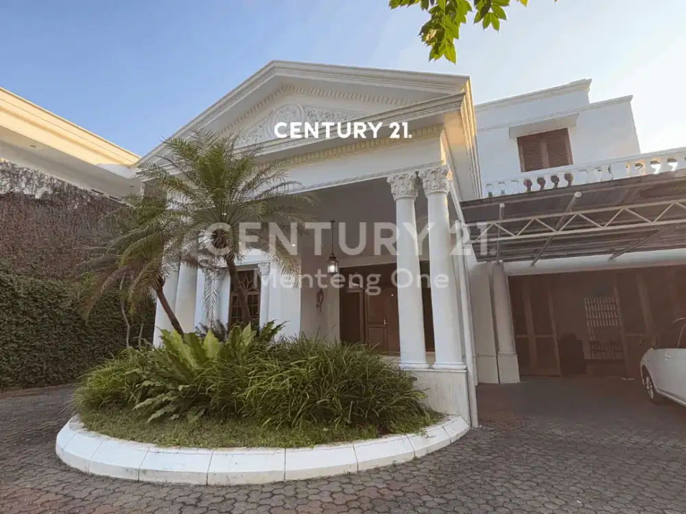 Rumah Mewah Semifurnished Dengan Kolam Renang Di Menteng