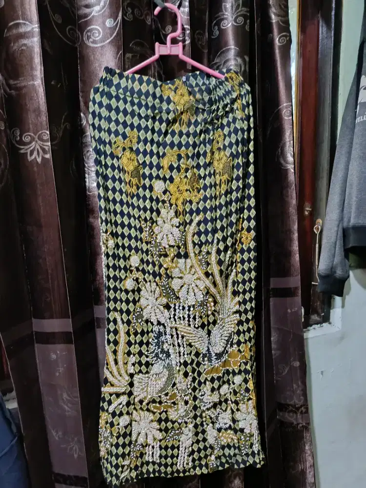 Baju kebaya bekas baik gak kepakai lagi