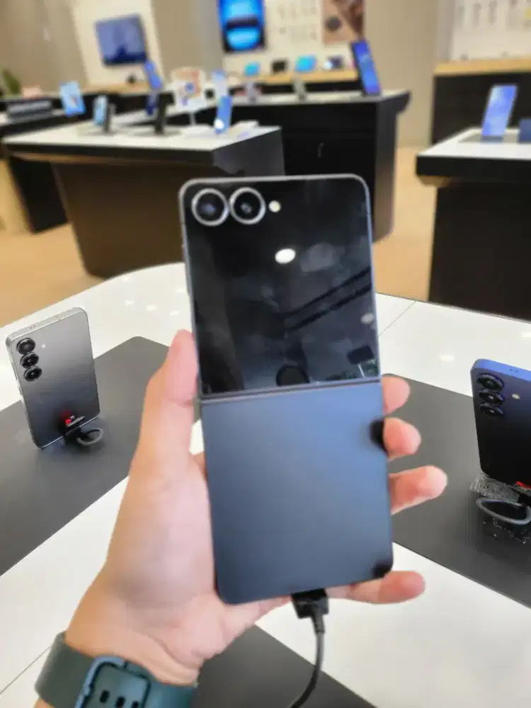 SAMSUNG GALAXY Z FLIP 7