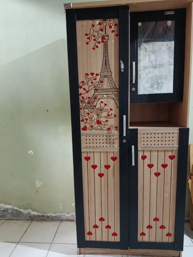 Lemari dua pintu