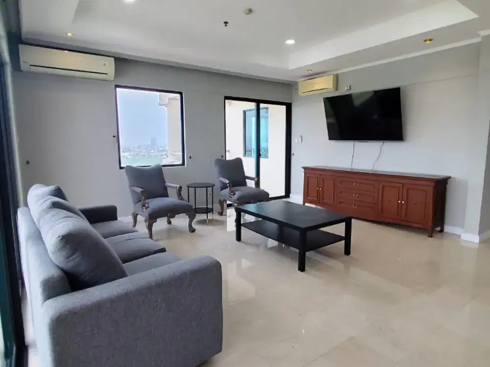 Sewa Apartemen Bukit Golf (Golfhill Terrace), Pondok Indah Jakarta Selatan – Tipe 4+1 BR Furnished (2 Lantai)