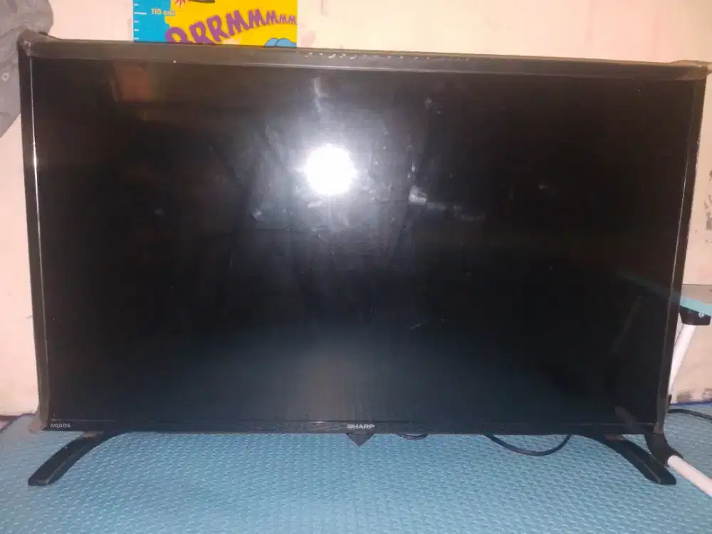 tv sharp aquos 32 (kondisi mati)