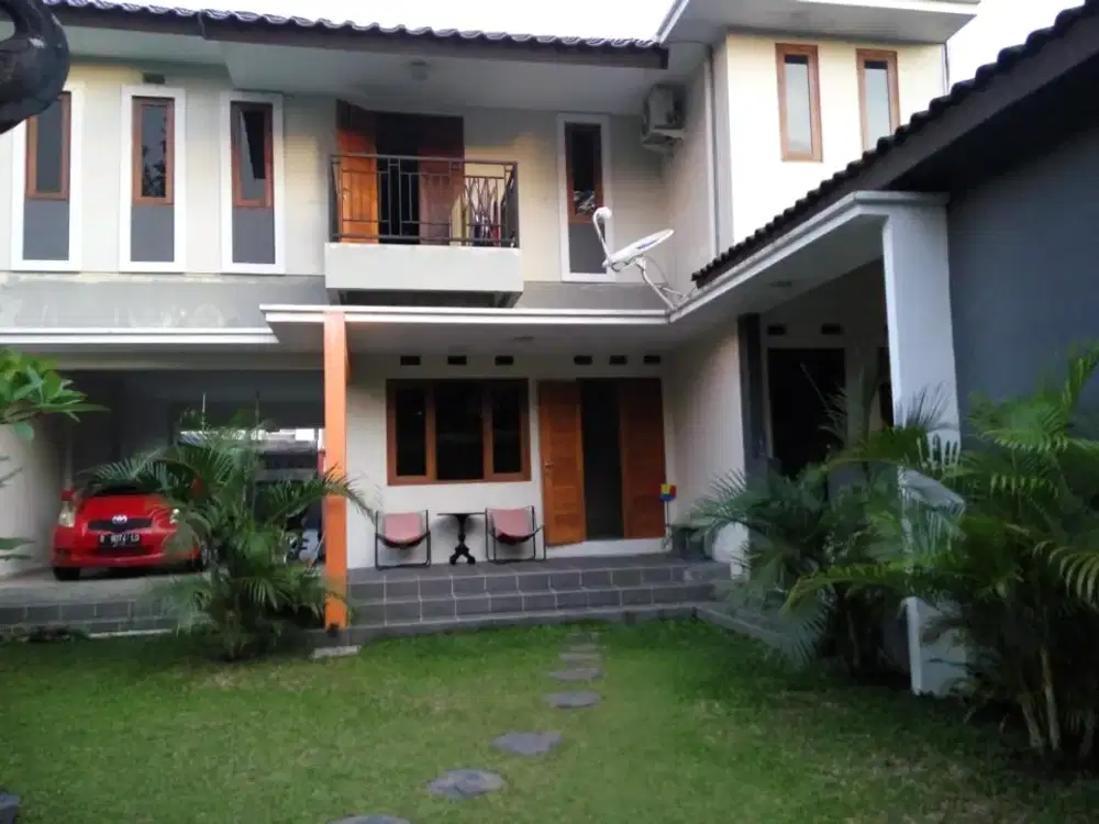 Rumah bagus luas di jalan kaliurang km 12 dekat kampus UII