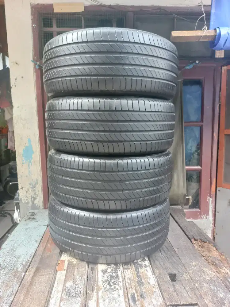 Di jual ban michelin primacy 4 ukuran 235 50 18 tahun 2023