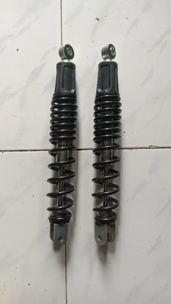 Shock belakang motor NMAX Tahun 2017