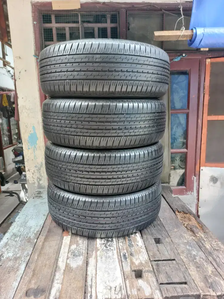 Di jual ban bridgestone ukuran 235 60 18 tahun 2022
