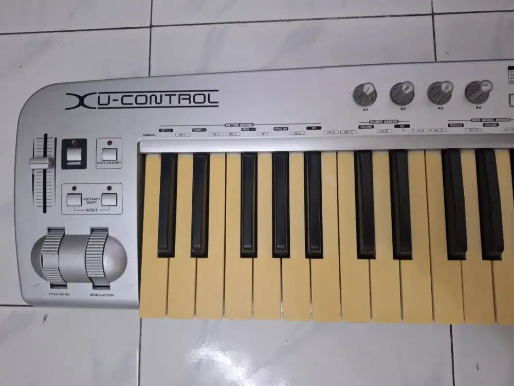 Behringer umx 61 keys