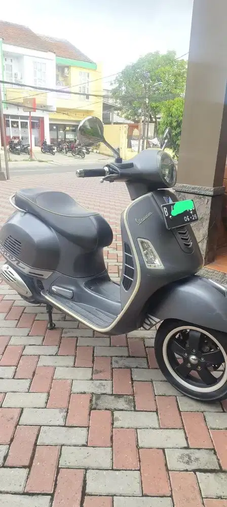 Dijual vespa super Gts 150 tahun 2016 32.5 jt nego alus kondisi bagus