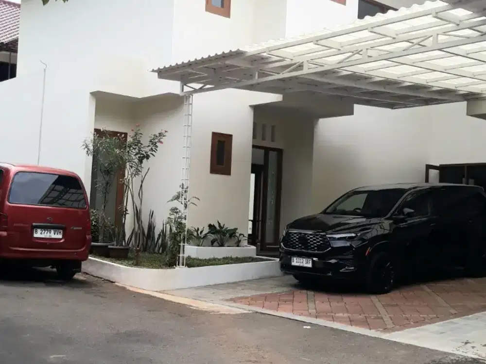 Rumah Siap Huni Dalam Town House, Jalan Lebak Bulus III