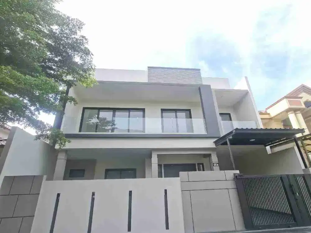 Di jual rumah siap huni lokasi sangat stategis di kawasan  cluster premium