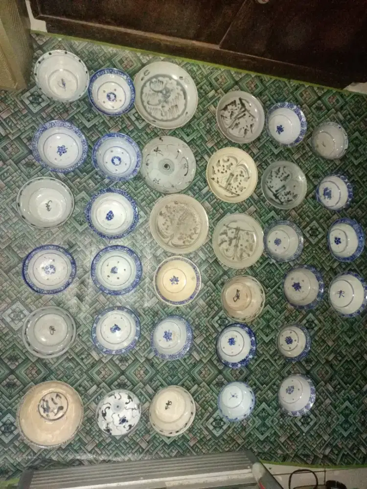 Borongan piring dan mangkuk tua china.34 buah
