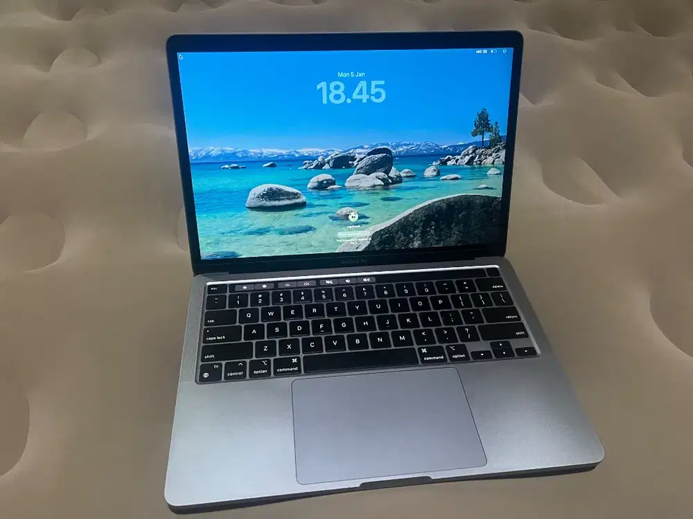 Macbook Pro M1 8/256 13