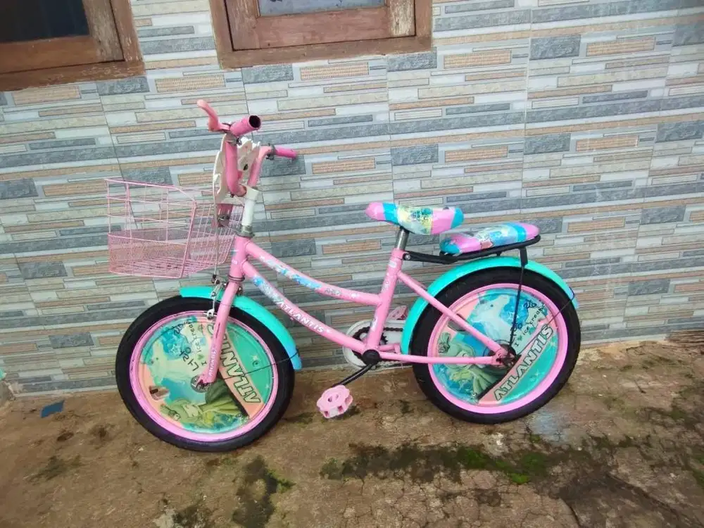 SEPEDA ANAK PEREMPUAN UKURAN 18 INC ATLANTIS