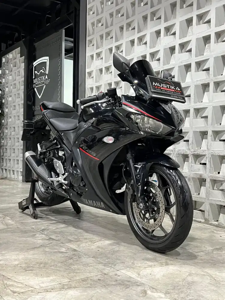 YAMAHA R25 2018 LAST EDITION - Chintia Mustika
