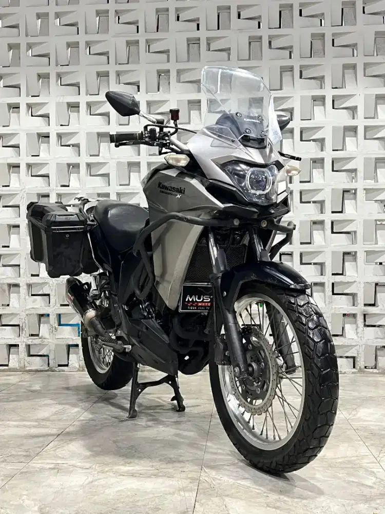 KAWASAKI VERSYS 250 CITY 2017 - Chintia Mustika