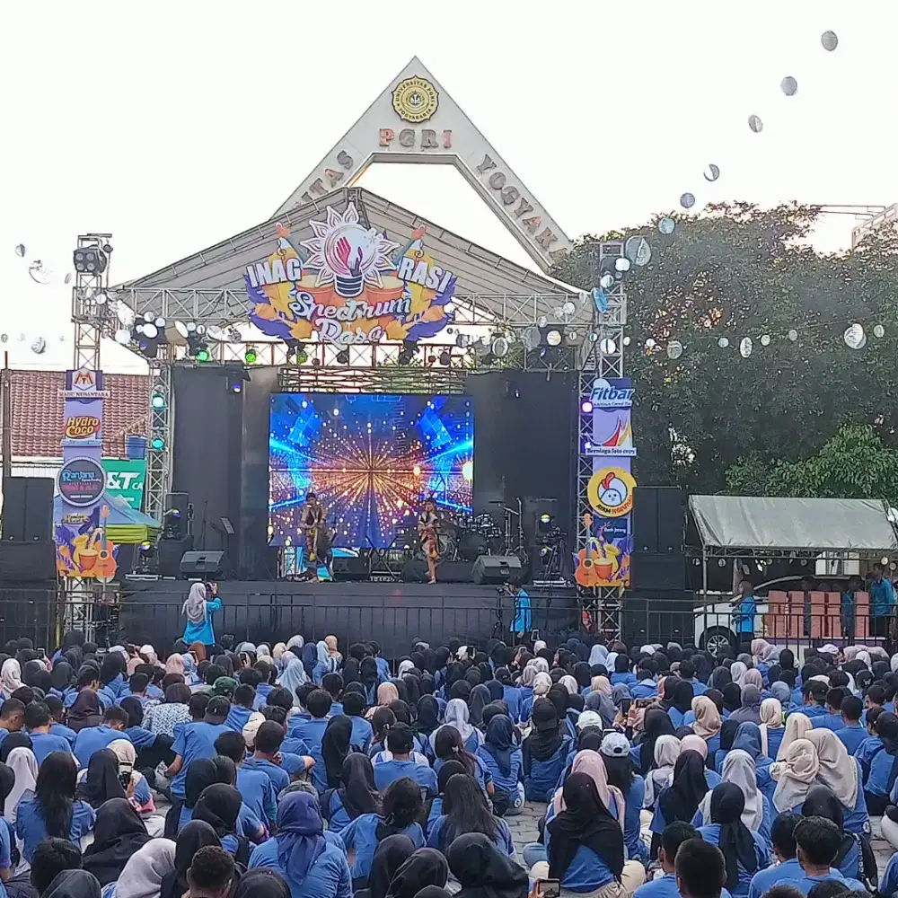 Rental Sound System Alat Musik Screen LED Lighting Stage Genzet DLL