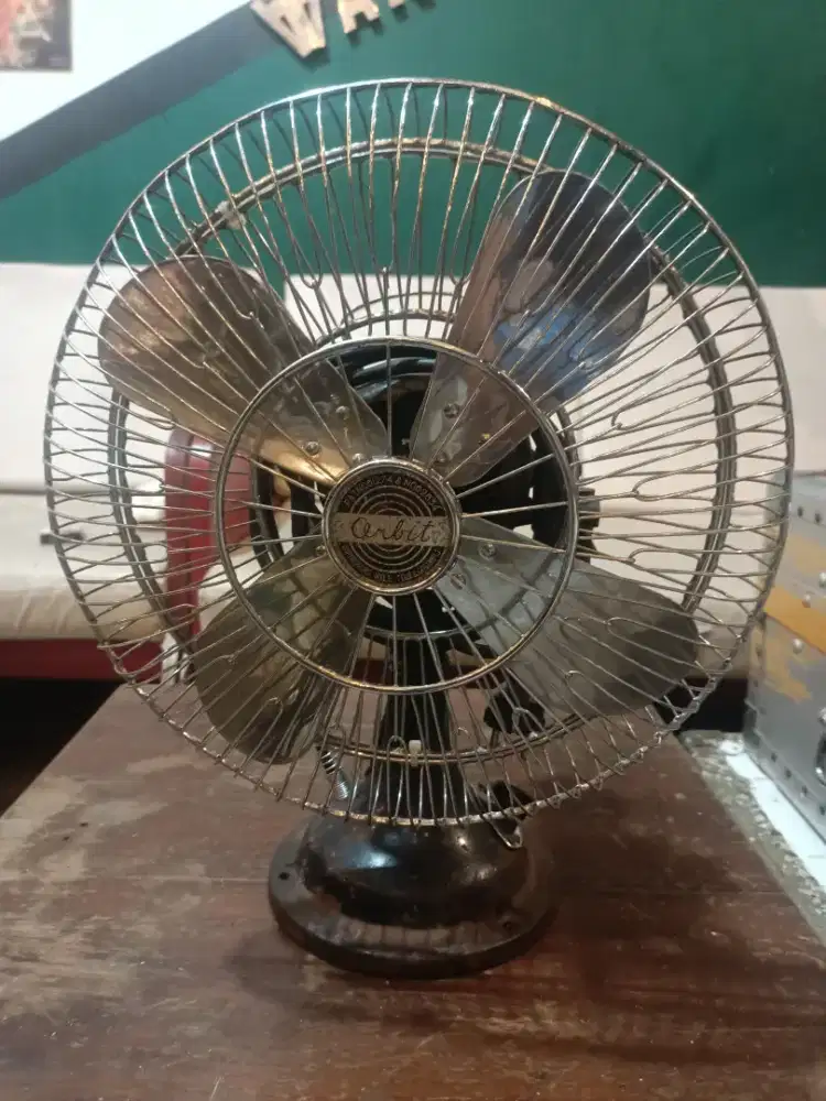 Kipas angin jadul tua original.super berat.