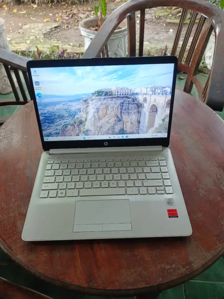 Hp i7 Gen 10 8/512 Vga Radeon 530 2gb nominus